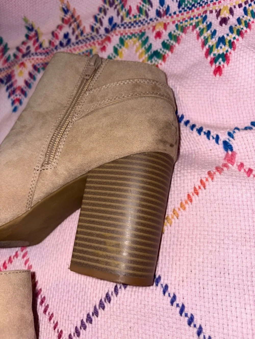 Apt. 9 Taupe Suede Peep-Toe Block Heel Booties Women’s 10